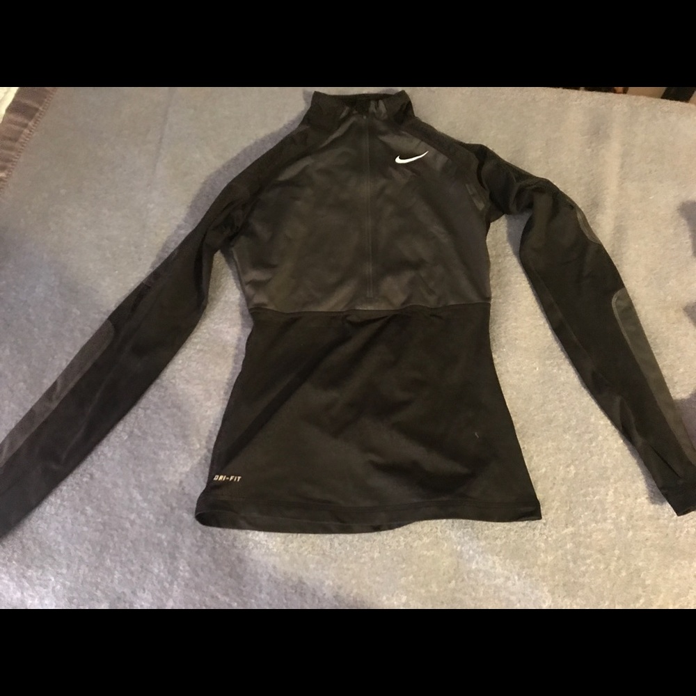 Women’s Nike pull over